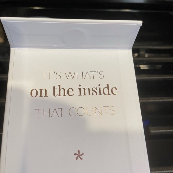 Woman - Picture 5 of 5